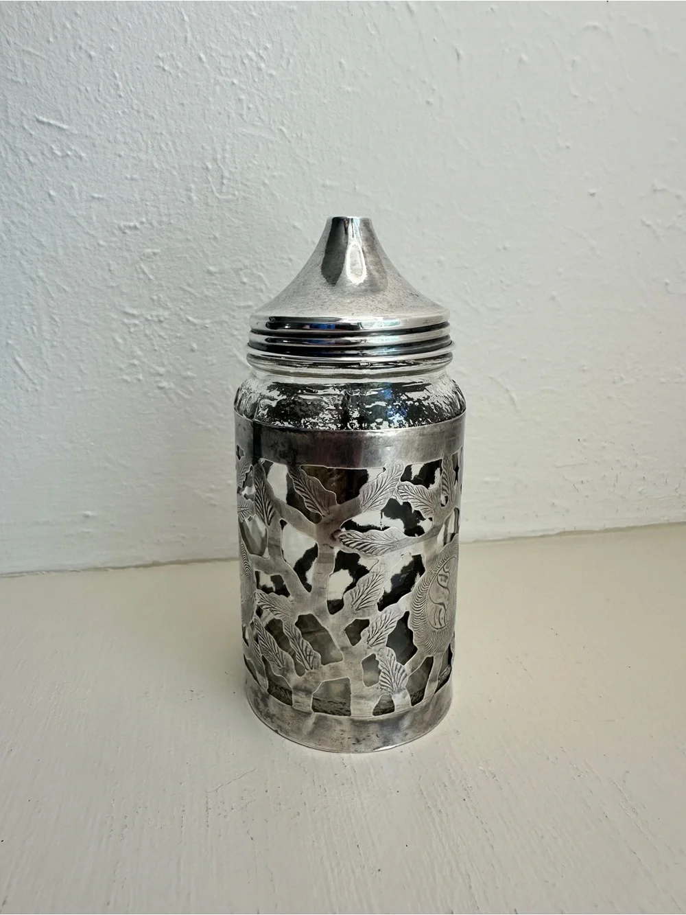 Sterling Silver Mexico Nestle Sugar Shaker with Cutout Leaf Design